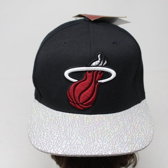 Miami Heat Hat NWT Black Snapback Mithchell & Ness Hardwood Classics Adjustable - Picture 1 of 9